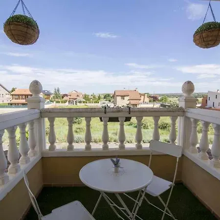 Casa Con Piscina Y Barbacoa Semesterbostad San Esteban De Gormaz
