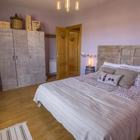 Casa Con Piscina Y Barbacoa Semesterbostad San Esteban De Gormaz